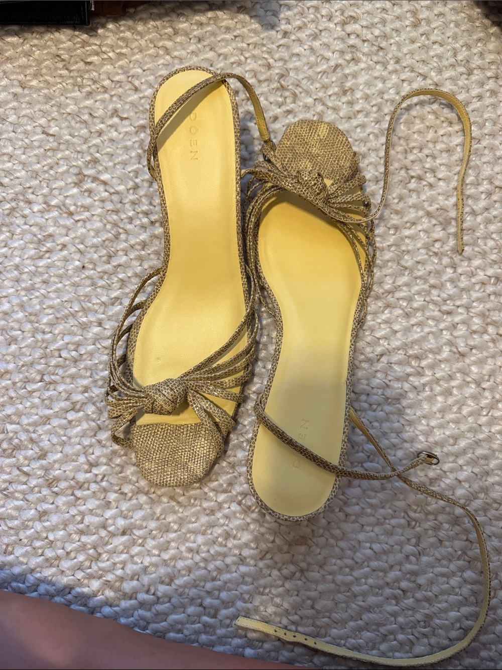 New DOEN sandal/kitten heel 41
